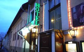 Illés Hotel
